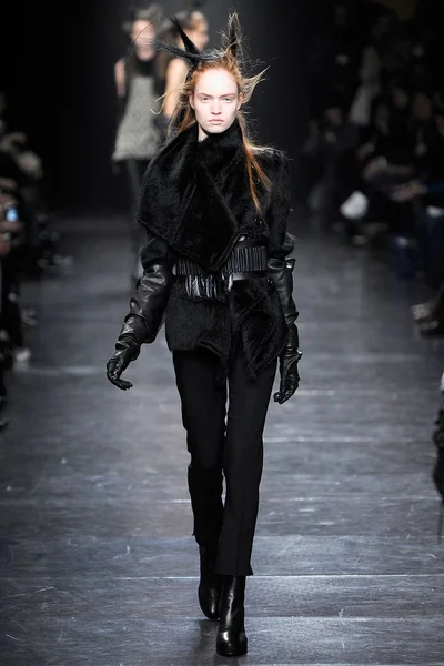 Look 15